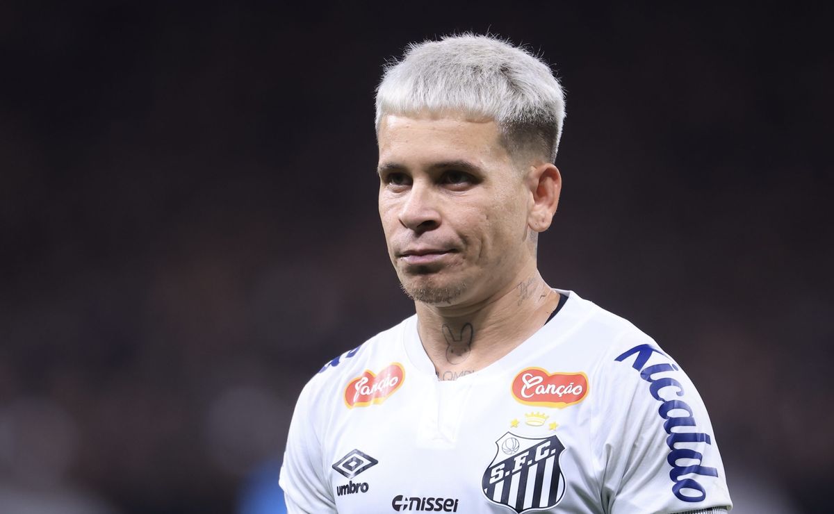 Com lesão na coxa, Soteldo desfalca Santos até a Data FIFA; Pituca, Schmidt e Gil também fora