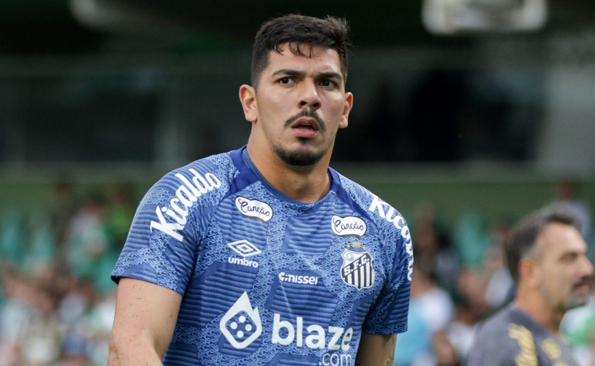 Grêmio consulta João Paulo do Santos, mas avança por Matheus Magalhães após desistência do Ajax