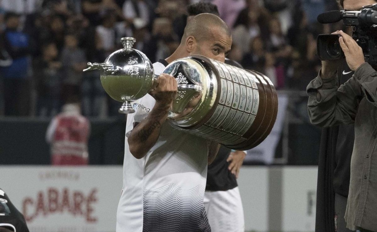 Corinthians enfrentará Boca Juniors em amistoso para celebrar título da Copa Libertadores 2012
