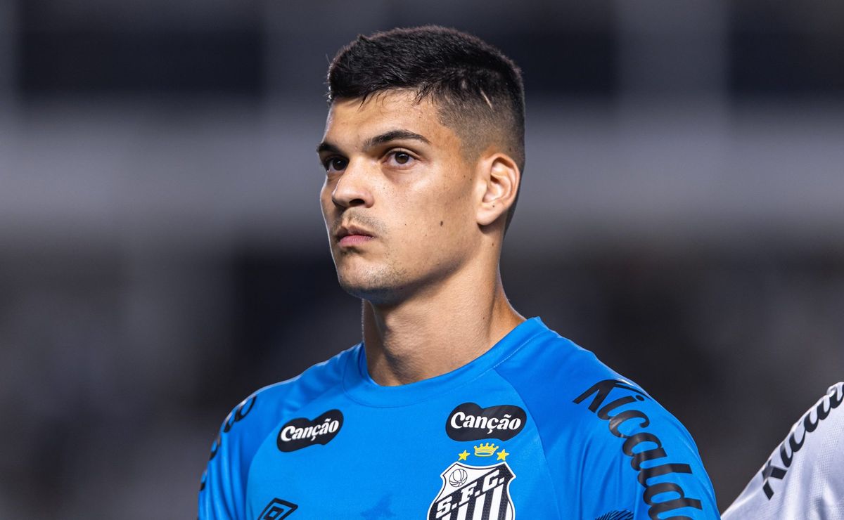 Gabriel Brazão pode ficar no Santos após interesse do Chelsea não ser confirmado, informa Nicola