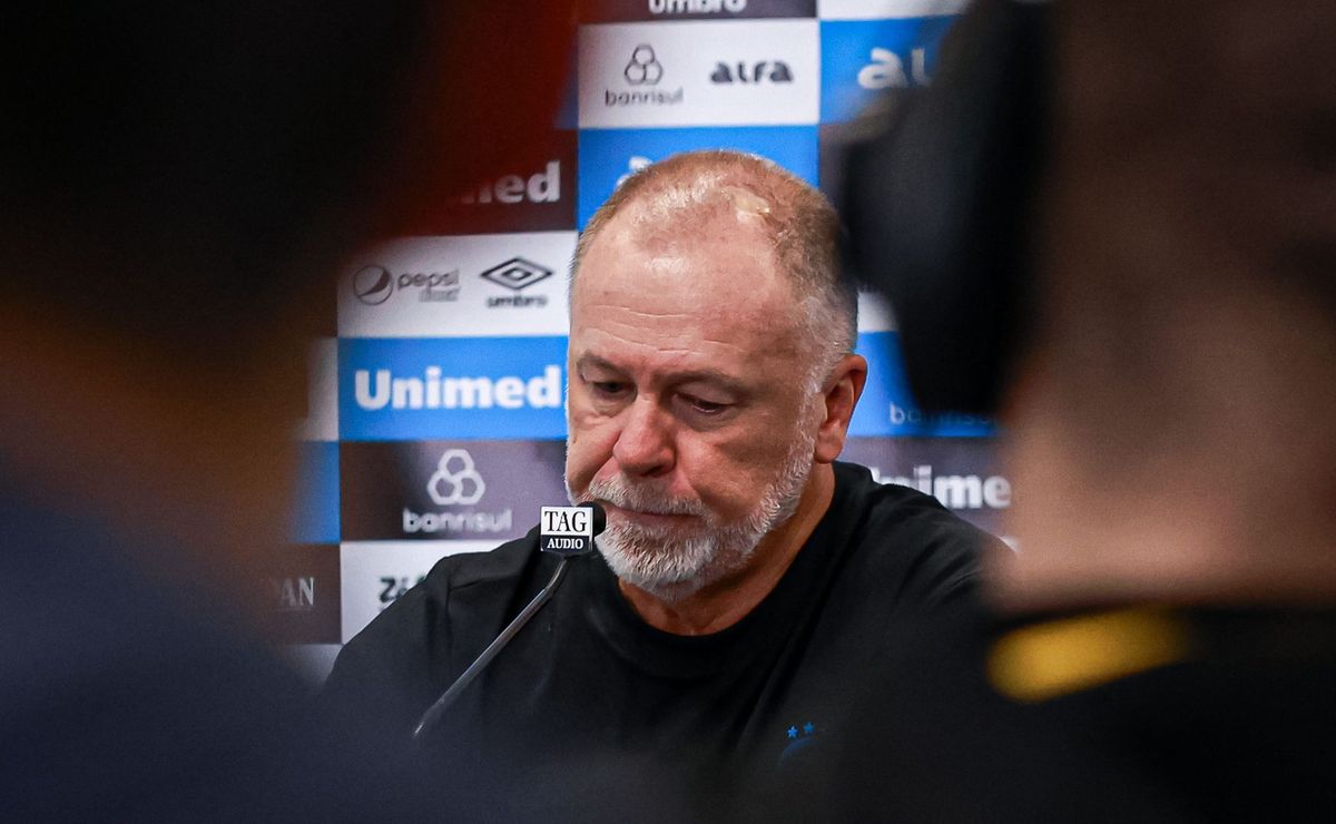 Grêmio pode perder titular por lesão e Mano Menezes já avalia substituto