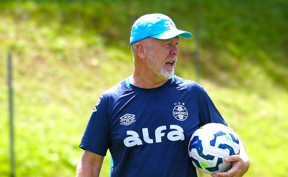 Alberto Guerra vai na contramão da torcida e não vai demitir Mano Menezes do Grêmio antes do Mundial