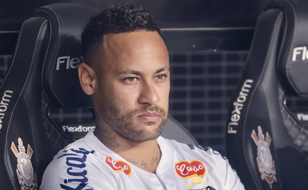 Neymar e Rollheiser só dividiram o campo uma vez pelo Santos