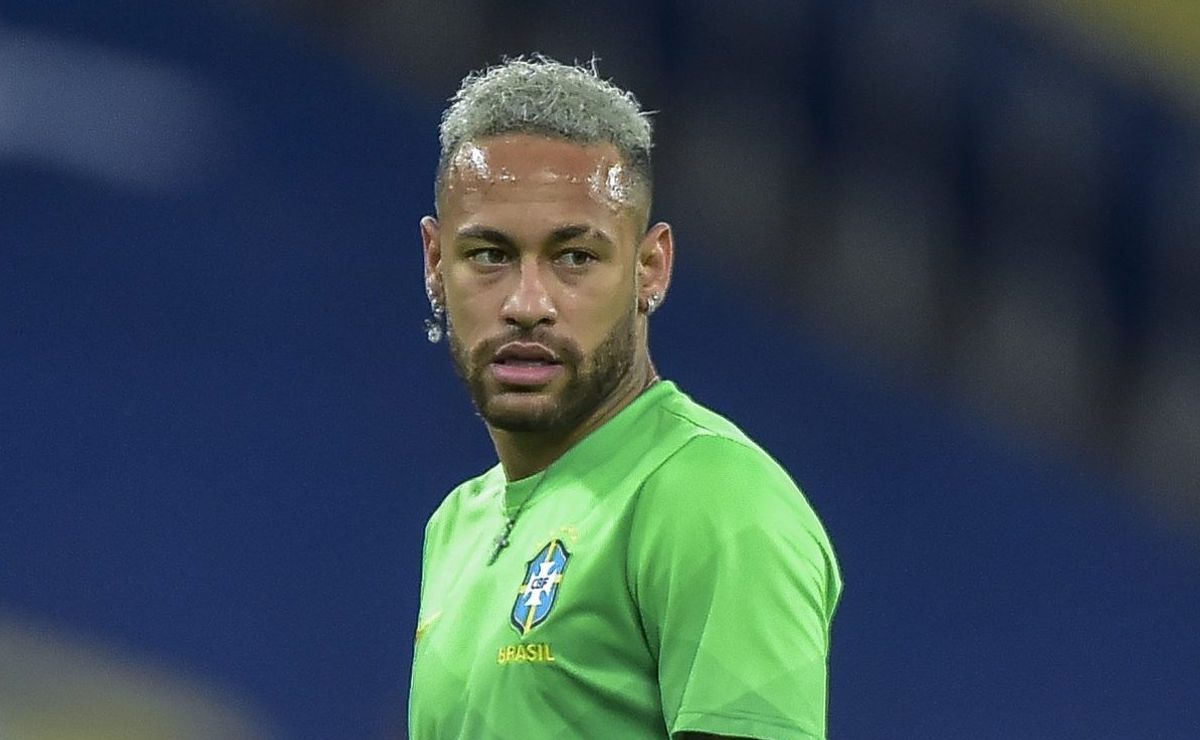 Barcelona toma decisão sobre contratar Neymar após fim de contrato com Santos e volta está descartada