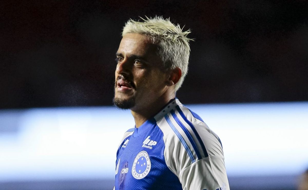 Fagner, Bolasie, Gamarra, Eduardo, Palácios e Fernando Henrique têm contratos se encerrando no Cruzeiro no final da temporada