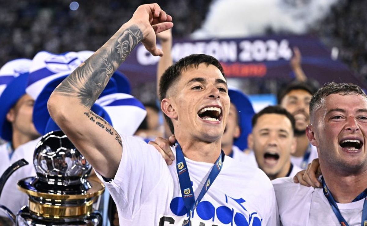 Cruzeiro sofre com concorrência por Valentín Gómez e Bologna pode avançar em acordo com o zagueiro