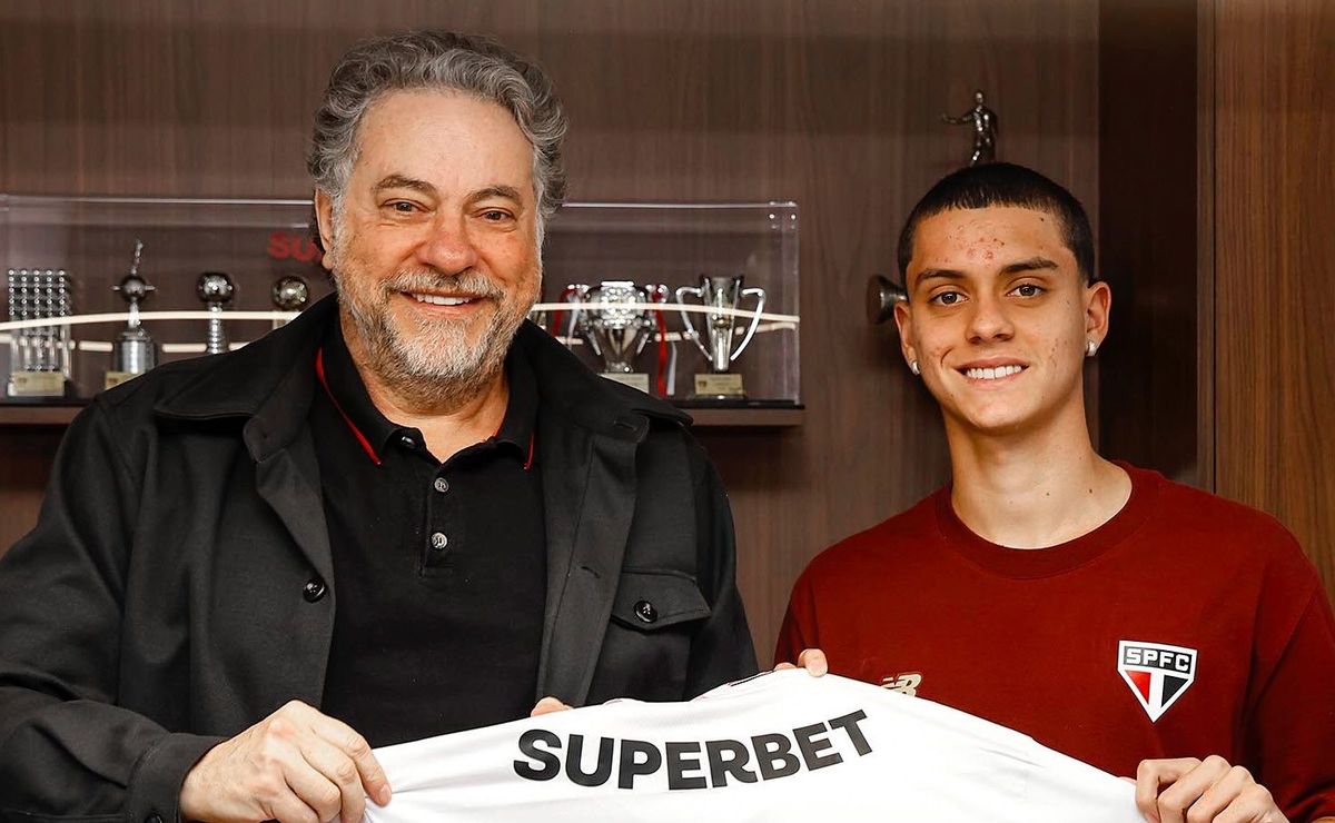 São Paulo renova com Lucca até 2028 e atitude de Julio Casares é criticada: “Quer aparecer”