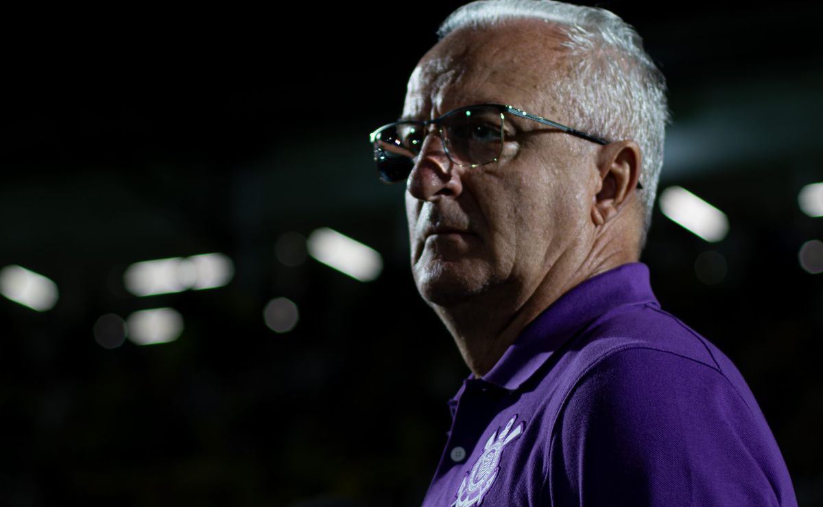 Dorival Júnior ainda busca formação ideal e já testou sete times diferentes no Corinthians