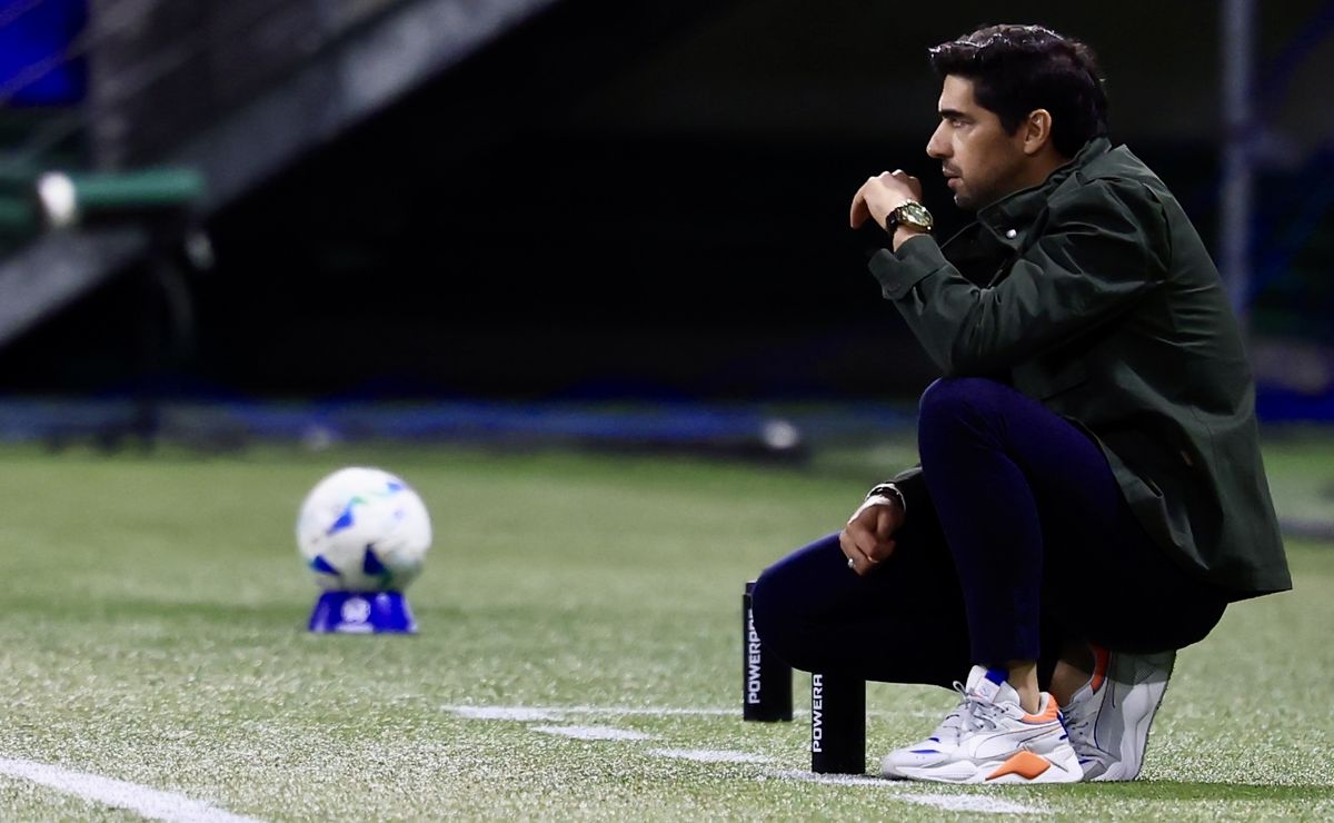Palmeiras encara três jogos em casa para manter liderança e buscar classificação na Copa do Brasil