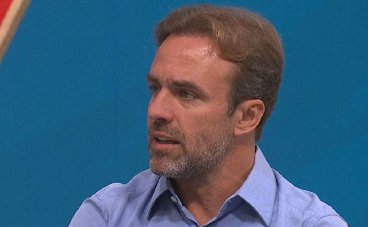 Roger Flores analisa situação de Loide Augusto e o vê como útil no Vasco