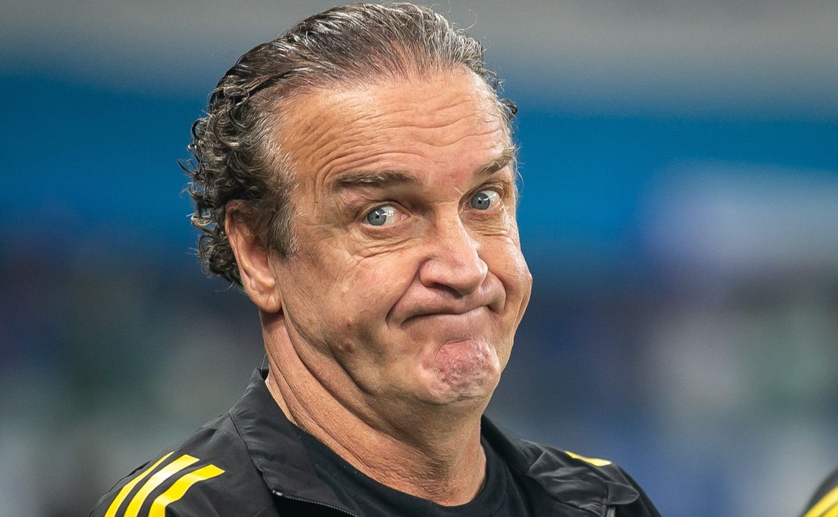 Cuca rebate críticas no Atlético-MG e elogia jogadores após goleada: “Não demos nenhum chutão”