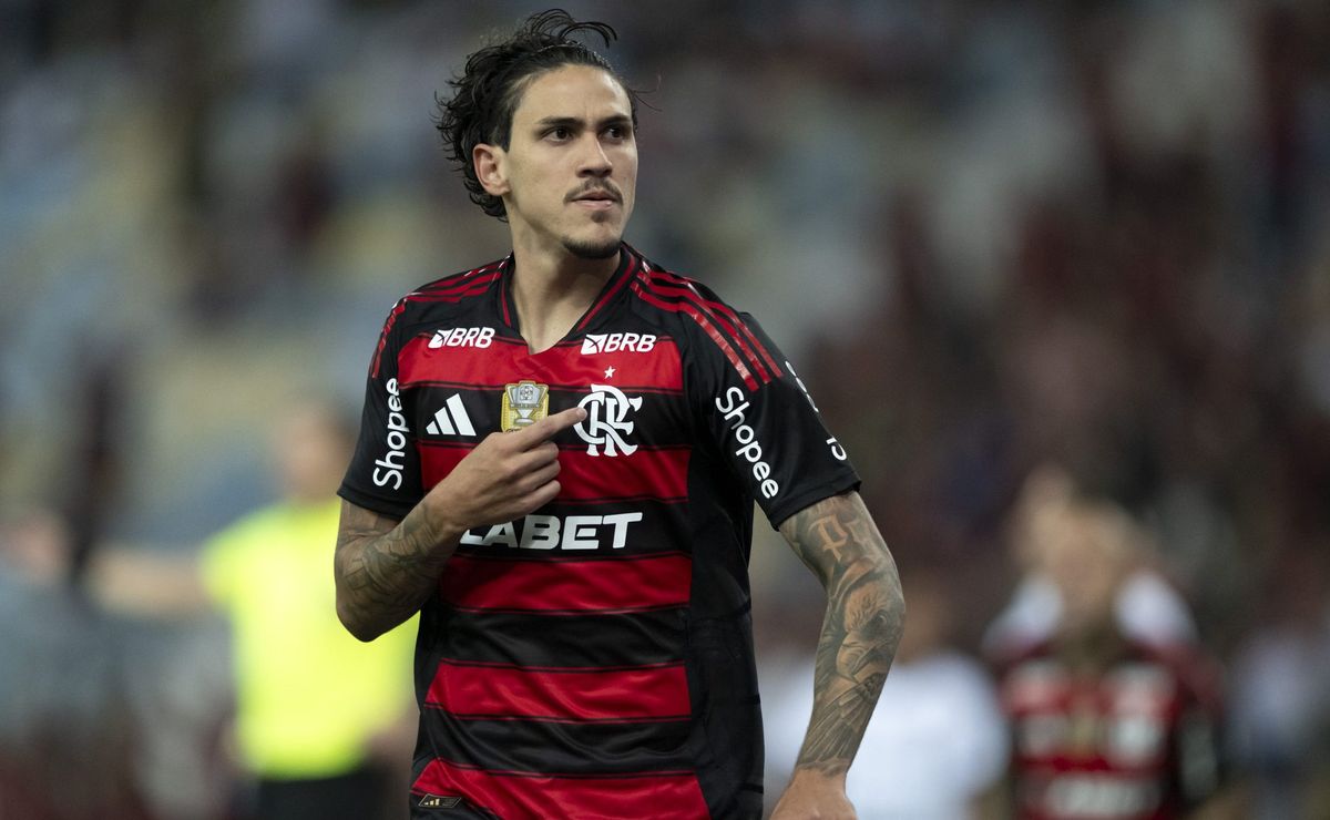 Pedro, atacante do Flamengo, atinge top-10 de artilheiros históricos do Maracanã