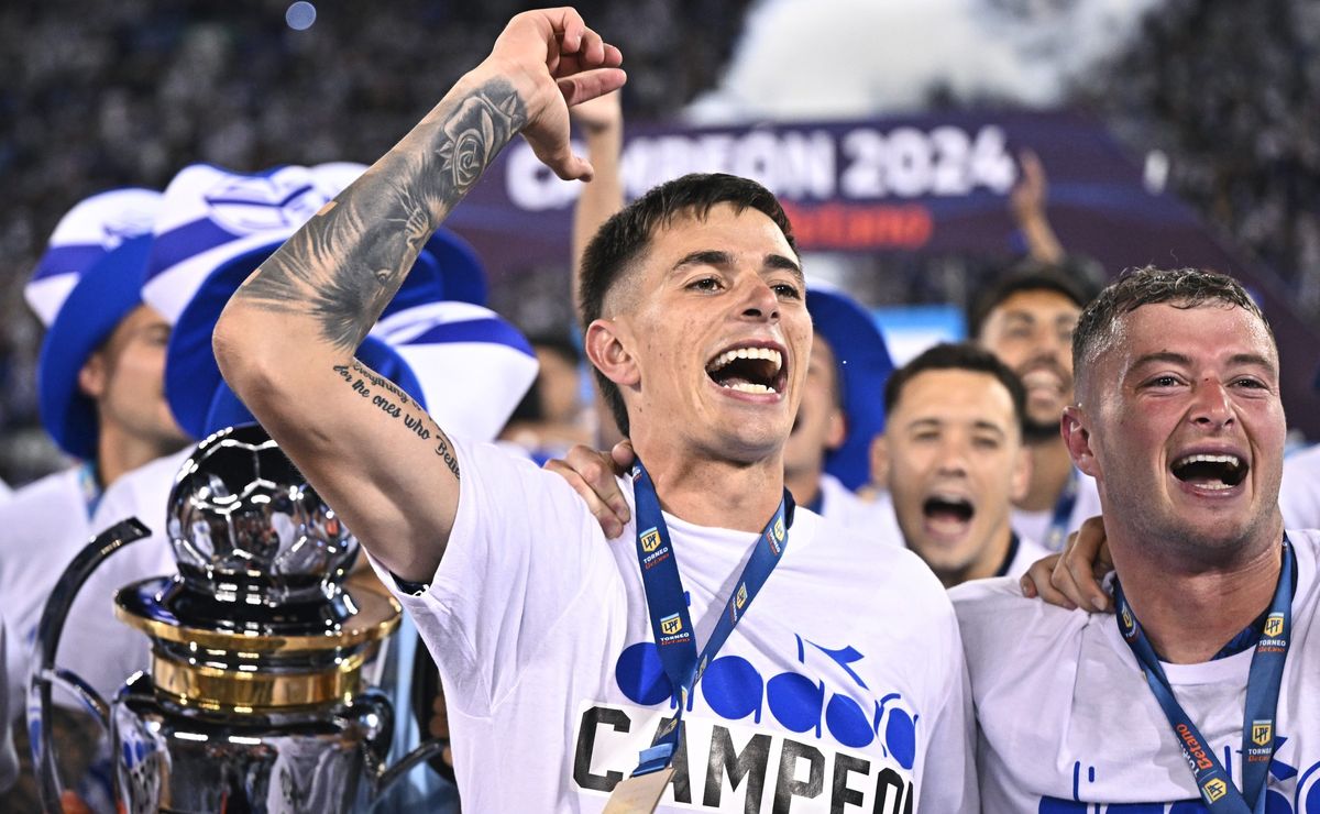 Valentín Gómez pressiona Vélez para aceitar venda ao Cruzeiro e negociação avança