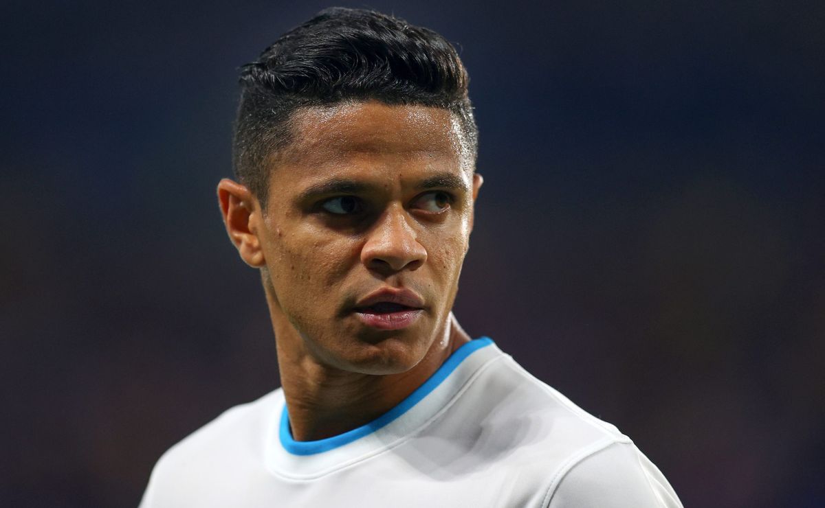 Douglas Santos saindo do Zenit e contratado pelo Cruzeiro tem atualização, e Kaiki pode ‘ajudar’ negócio