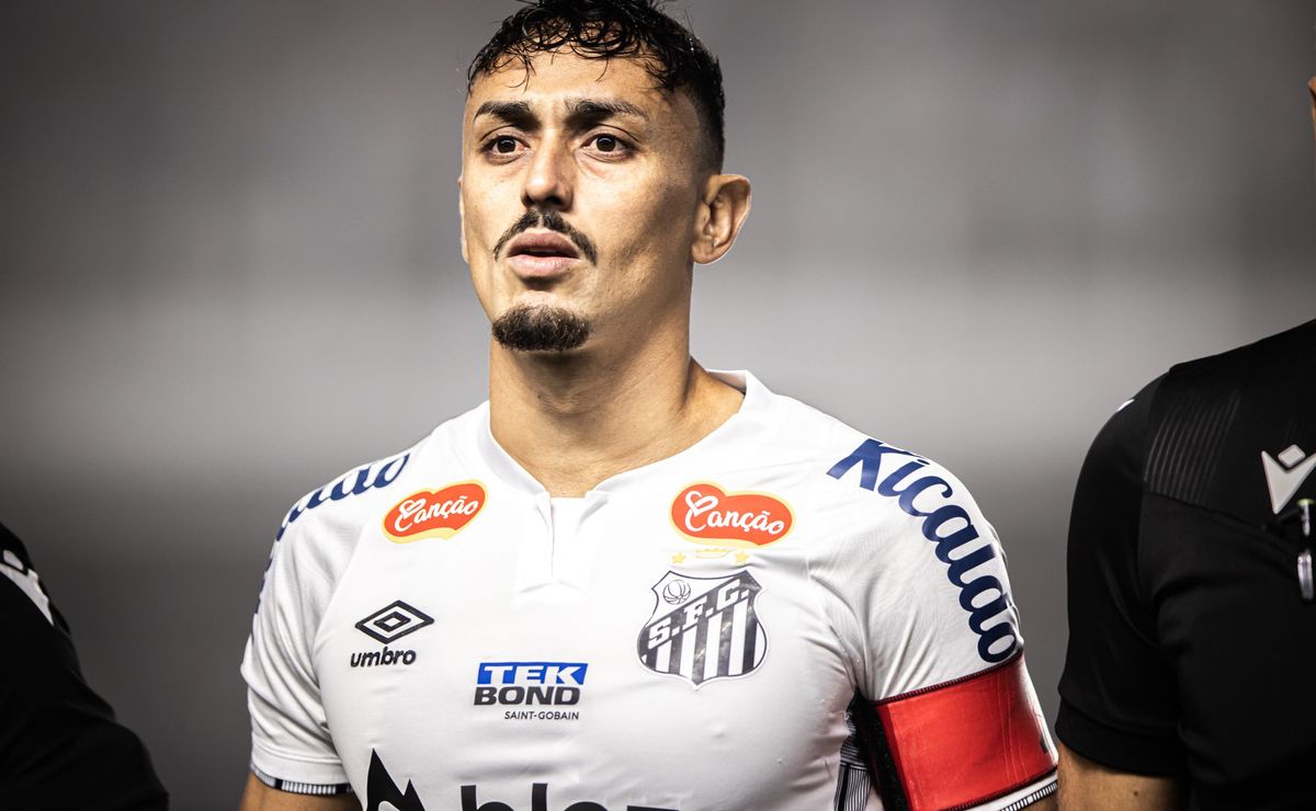 Grêmio faz proposta oficial por Diego Pituca, mas volante dá preferência ao Galo se sair do Santos