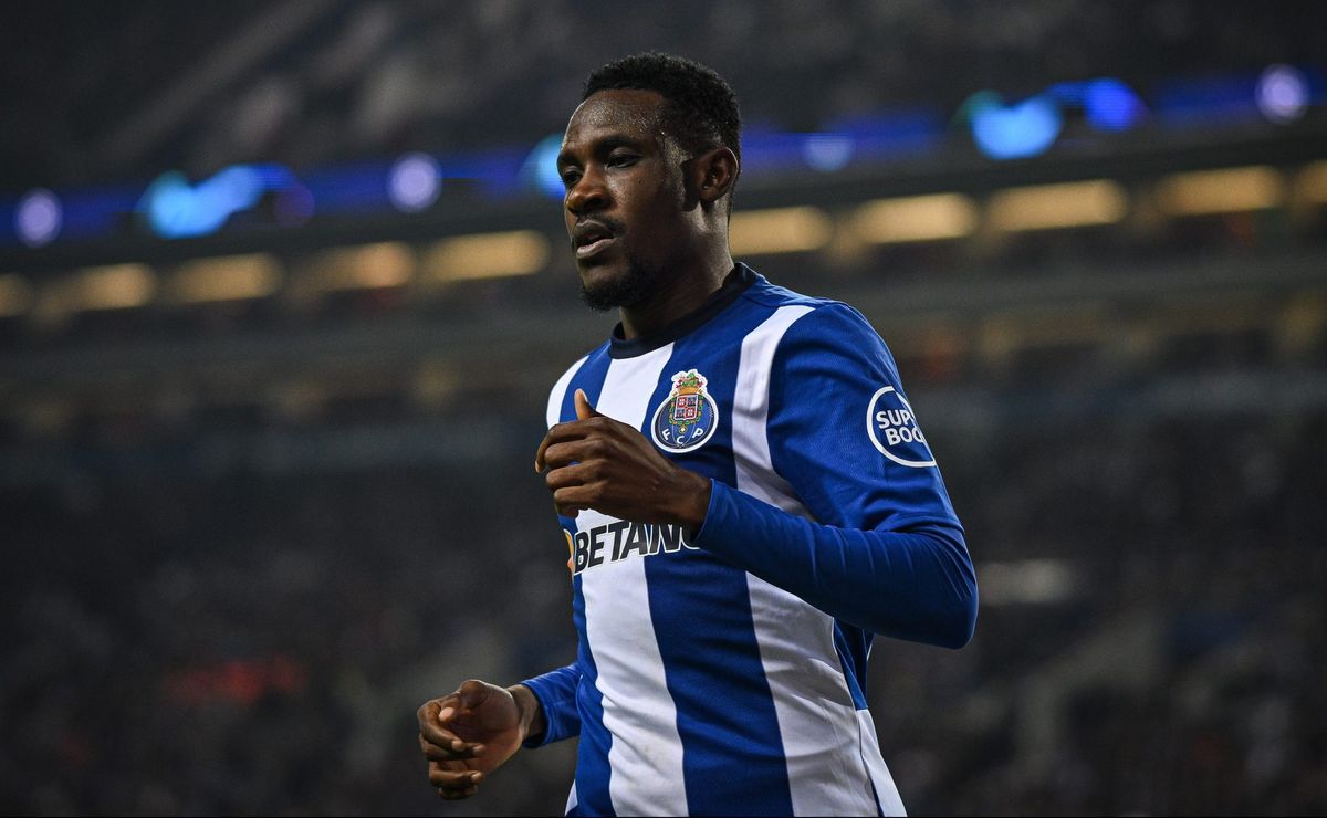 Destaque pelo Porto, Zaidu Sanusi é oferecido ao Flamengo e José Boto avalia oportunidade, segundo portal