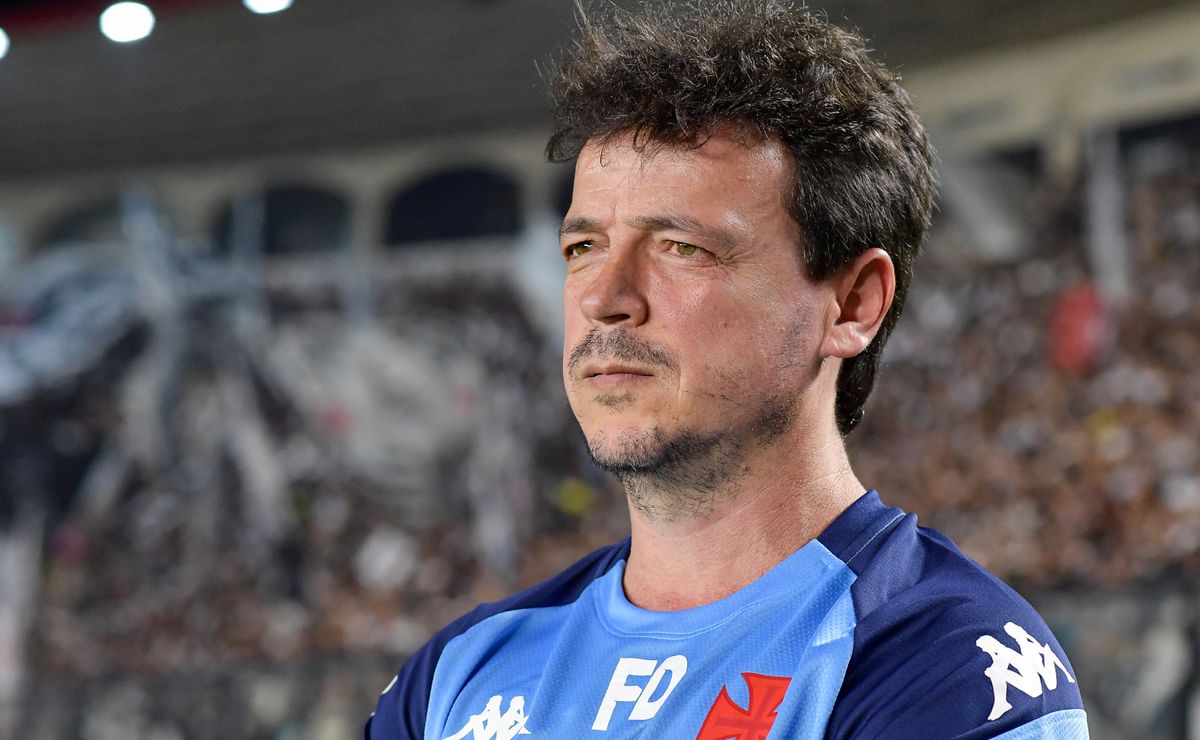 Fernando Diniz testa formação com Tchê Tchê mais adiantado para Fluminense x Vasco
