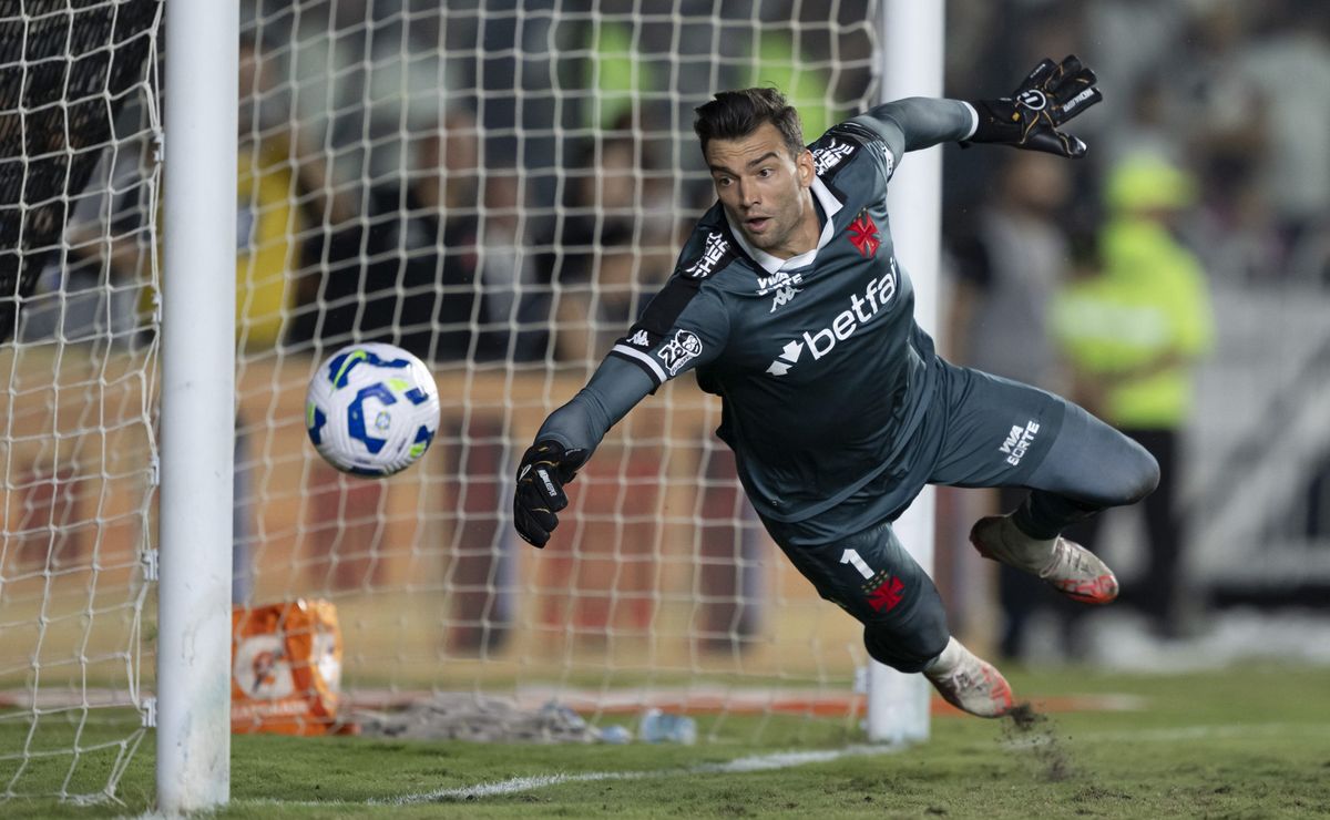 Torino mira Léo Jardim, do Vasco, para substituir Vanja Milinkovic-Savic em 2026