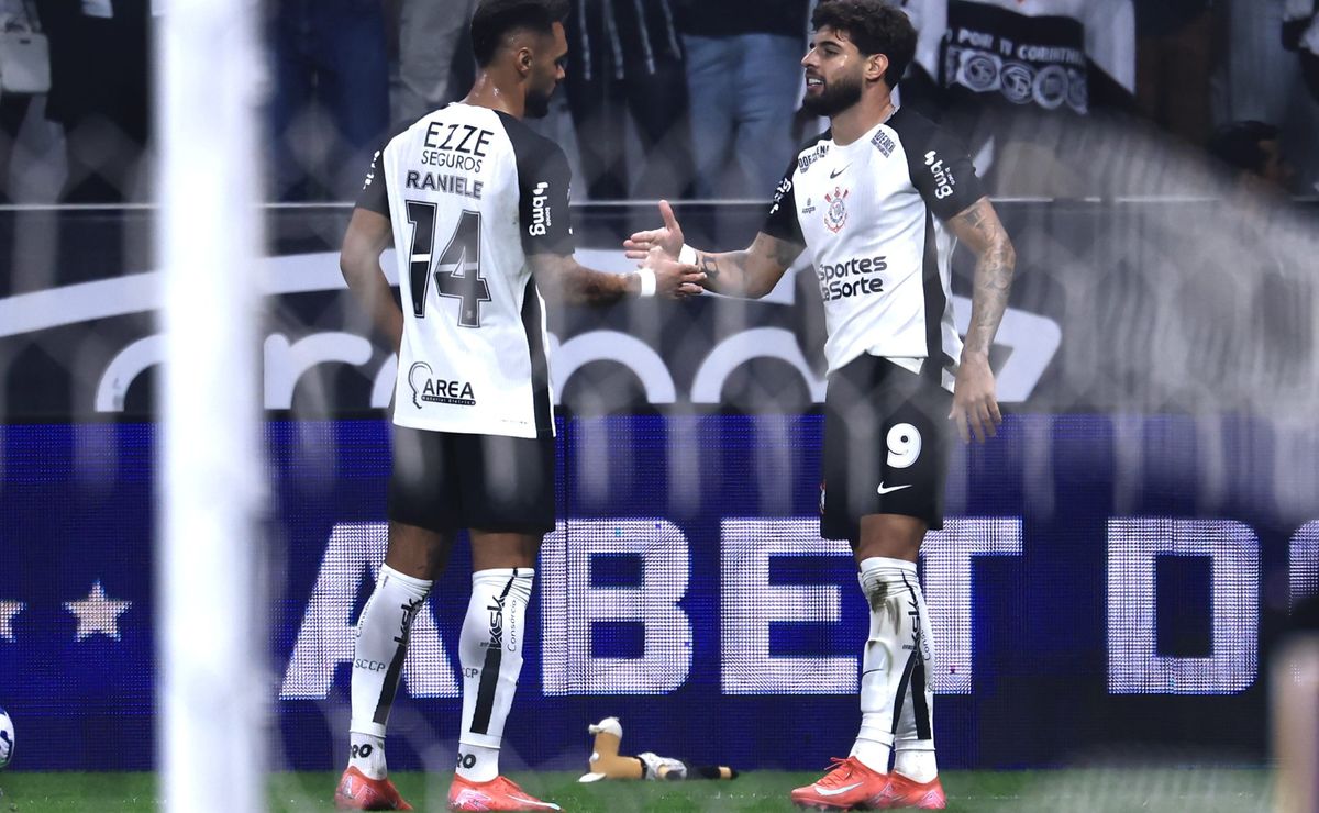 Yuri Alberto homenageia irmã grávida em gol do Corinthians e confunde Raniele