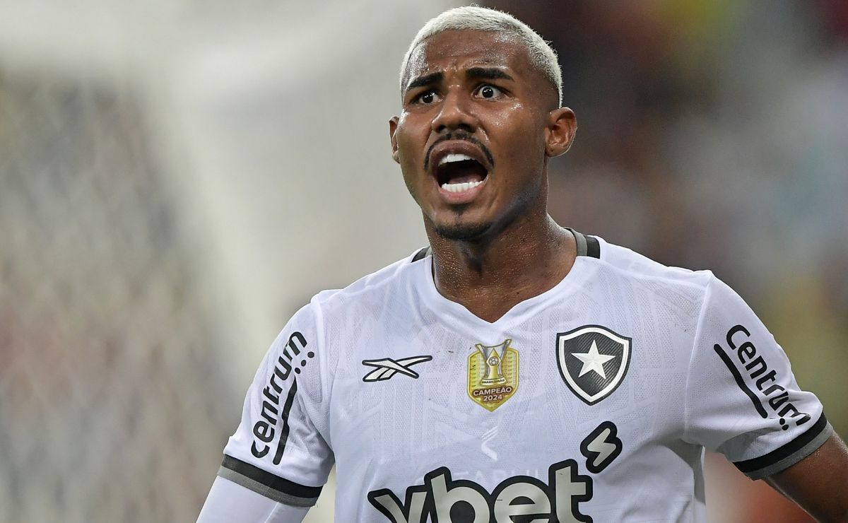 Manchester United faz contato com o Botafogo para contratação de Cuiabano na próxima janela