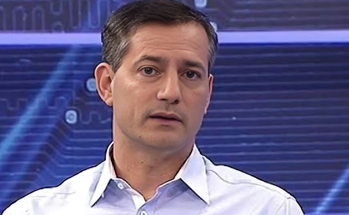 “Posição legal”; Sálvio Spínola dá veredito em gol polêmico do Vasco com acerto da arbitragem contra Fluminense