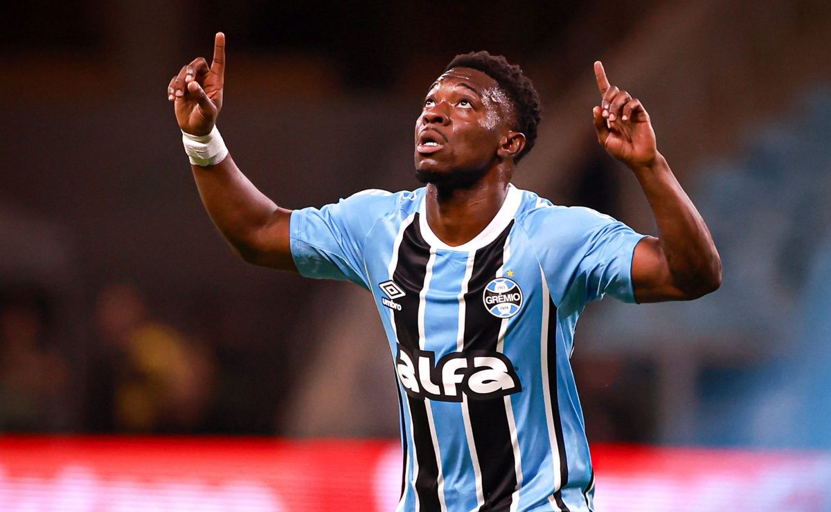 Grêmio deixa zona de rebaixamento com triunfo sobre o Bahia e ganha posições na classificação