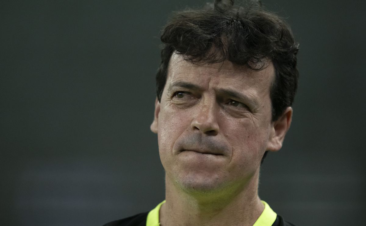 Fernando Diniz explica momento de Benjamin Gerré no Vasco: ”Conheço muito pouco dele”