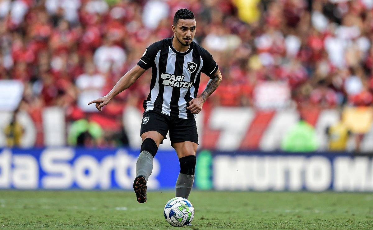 Rafael, ex-jogador e torcedor do Botafogo, relembra conquistas obtidas na temporada de 2024