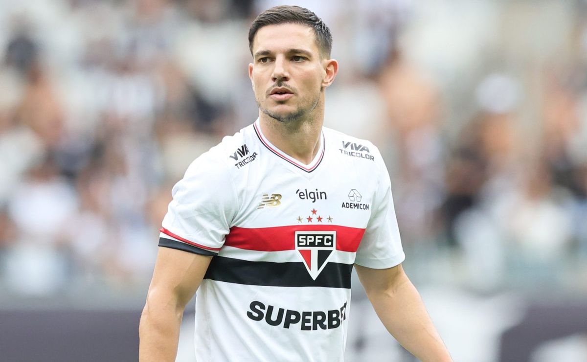Maxi Cuberas, auxiliar do São Paulo, explica entrada de Cédric em derrota para o Mirassol