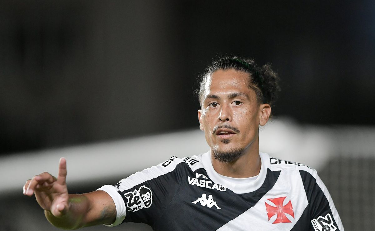 Lemos corre contra o tempo para renovar com o Vasco após lesão na costela