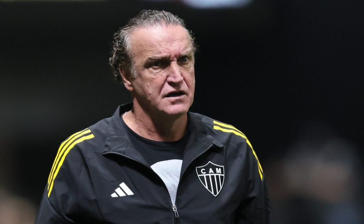 Cuca recusa contratação de volante do Vasco e Jair ainda  permanece em São Januário