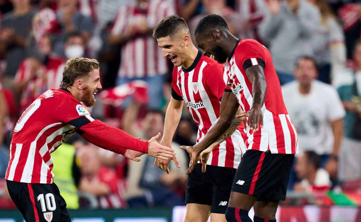 Iker Muniain é oferecido ao Botafogo e contratação depende do aval de Textor