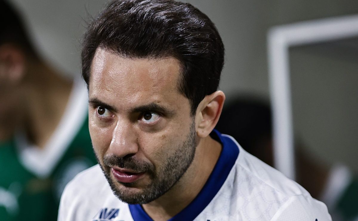 Everton Ribeiro ex-Flamengo e Cruzeiro, decide onde irá jogar por R$ 1,2 milhão mensal