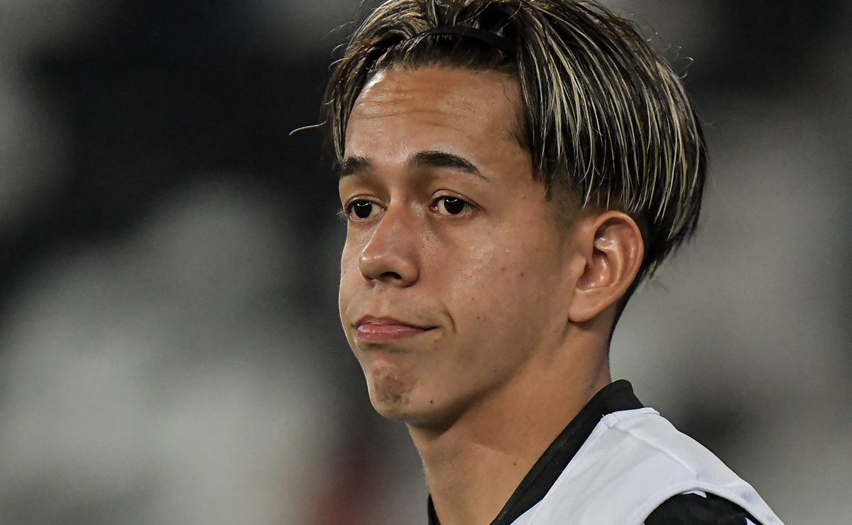 Botafogo não tem planos para utilizar Matías Segovia e atacante pode seguir no Al Ain