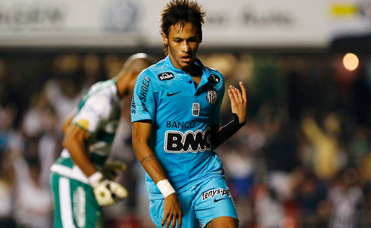 Nova camisa azul do Santos vaza com Neymar e será usada em partidas oficiais