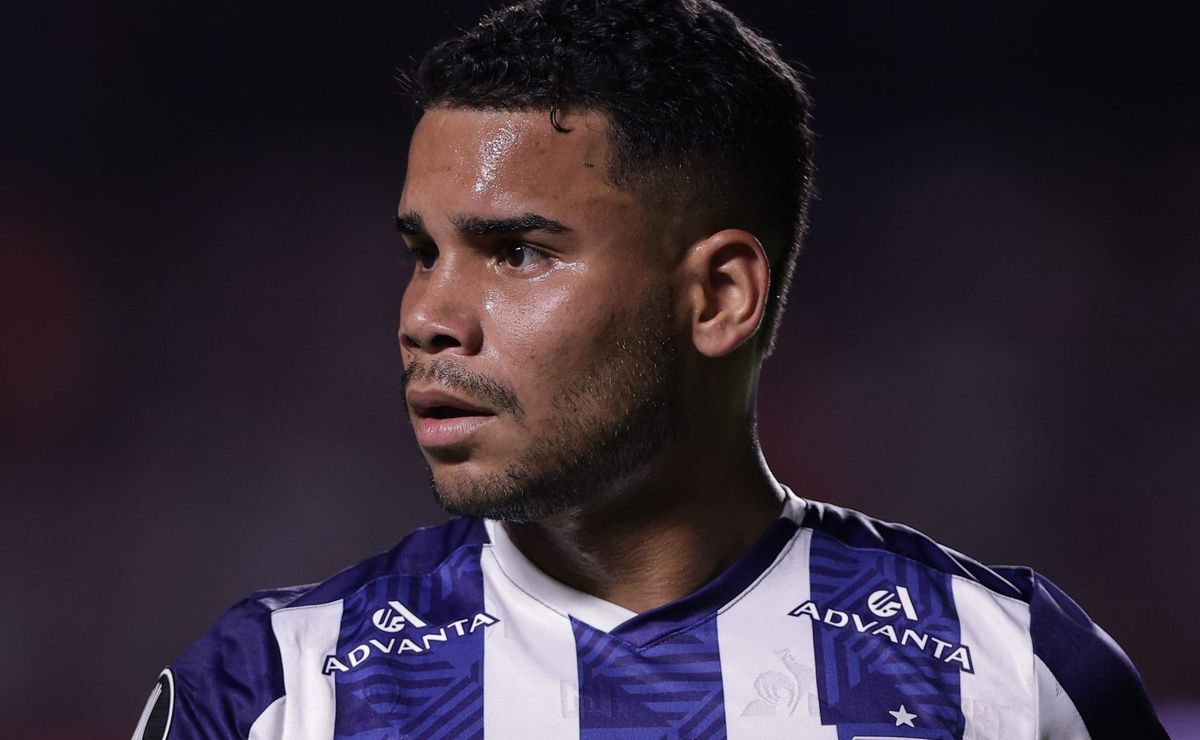 ”Quis sair de campo”; Navarro se manifesta oficialmente após acusar Bobadilla de xenofobia em São Paulo X Talleres
