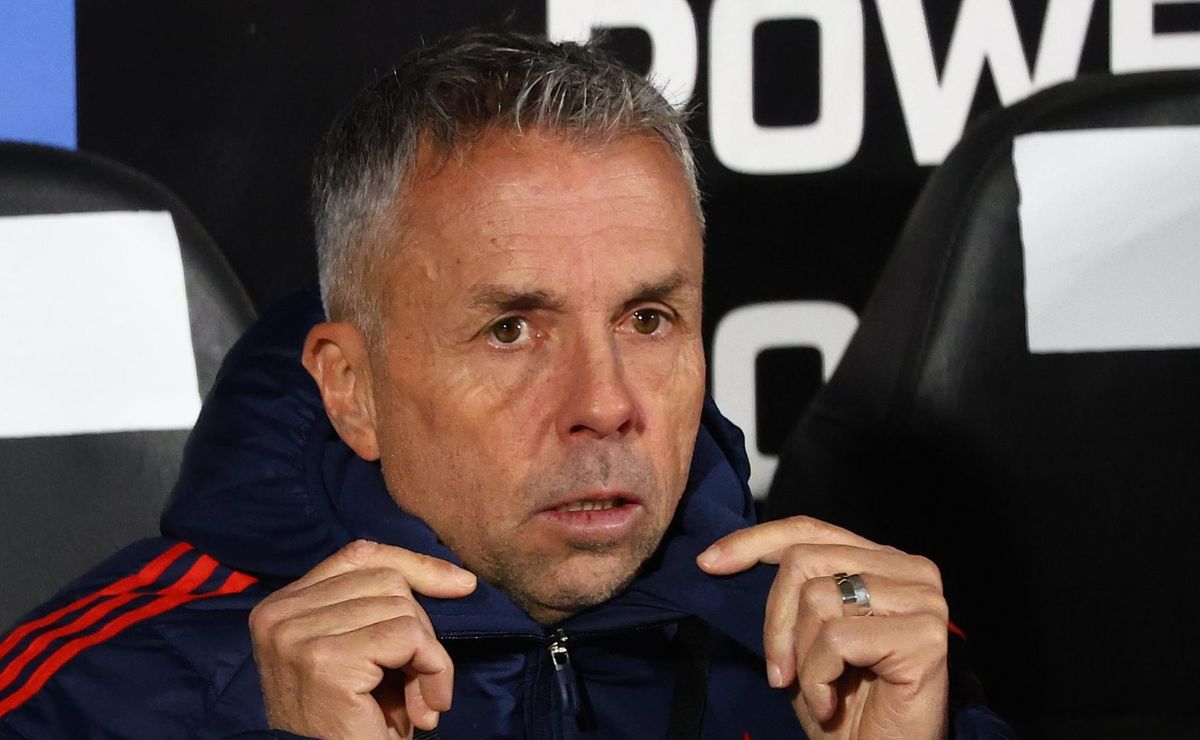 Treinador da Universidad de Chile manda a real sobre a eliminação para o Botafogo e lamenta desclassificação 