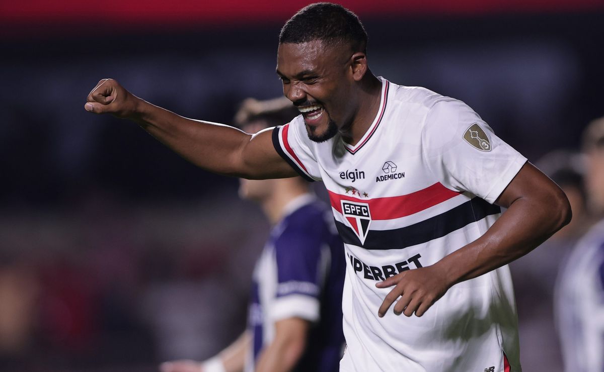 Gol inédito de Sabino ajuda São Paulo a despachar Talleres e liderar grupo na Libertadores