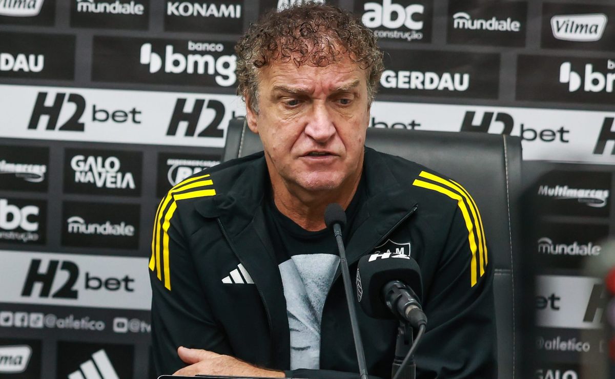 Cuca detalha alinhamento do Atlético-MG para contratar reforços e condena fofoca que prejudica o Galo
