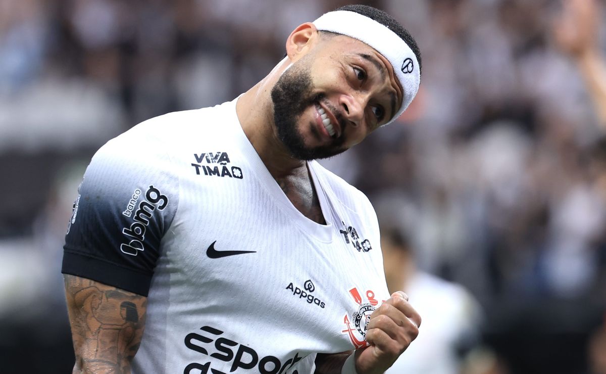 Empresário revela que Memphis Depay queria jogar pelo Flamengo antes de assinar no Corinthians