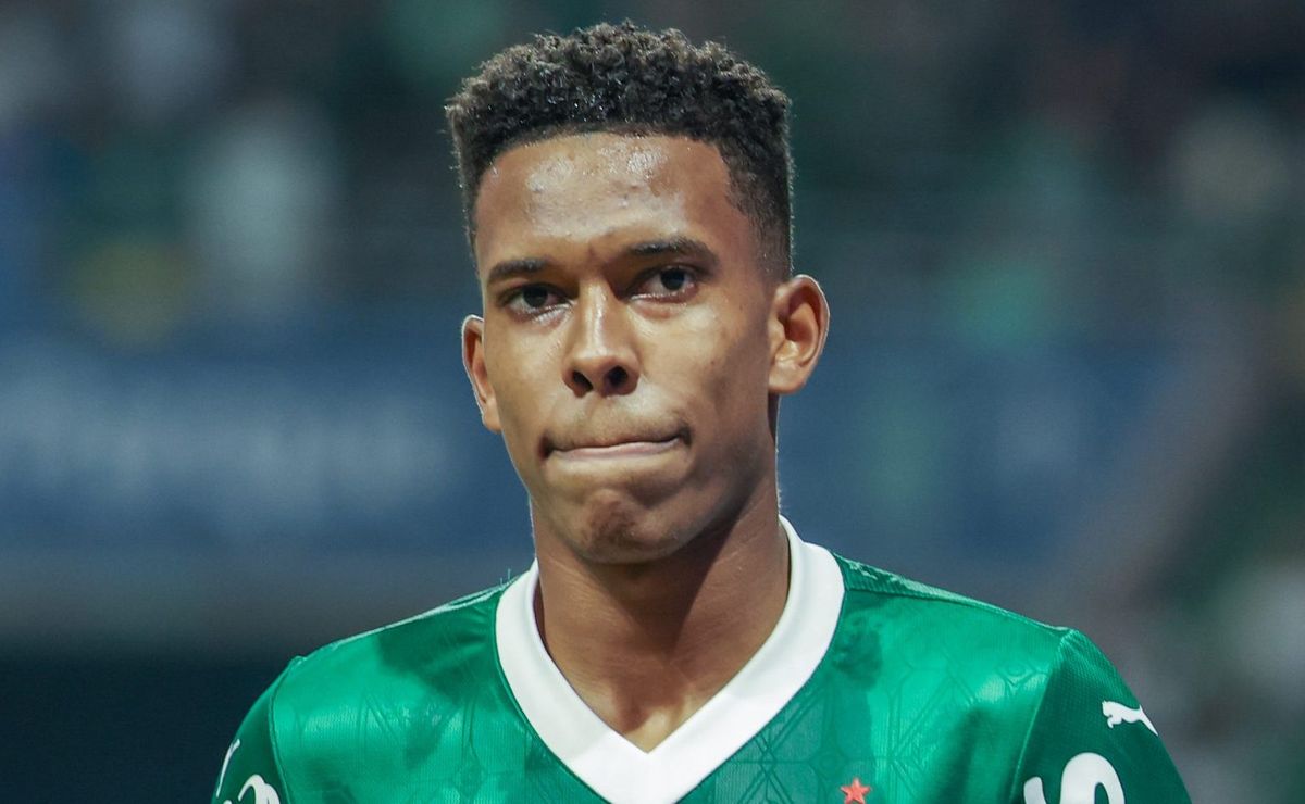 Estêvão desabafa sobre a emoção de enfrentar o Cruzeiro na despedida do Brasil: “Sempre no meu coração”