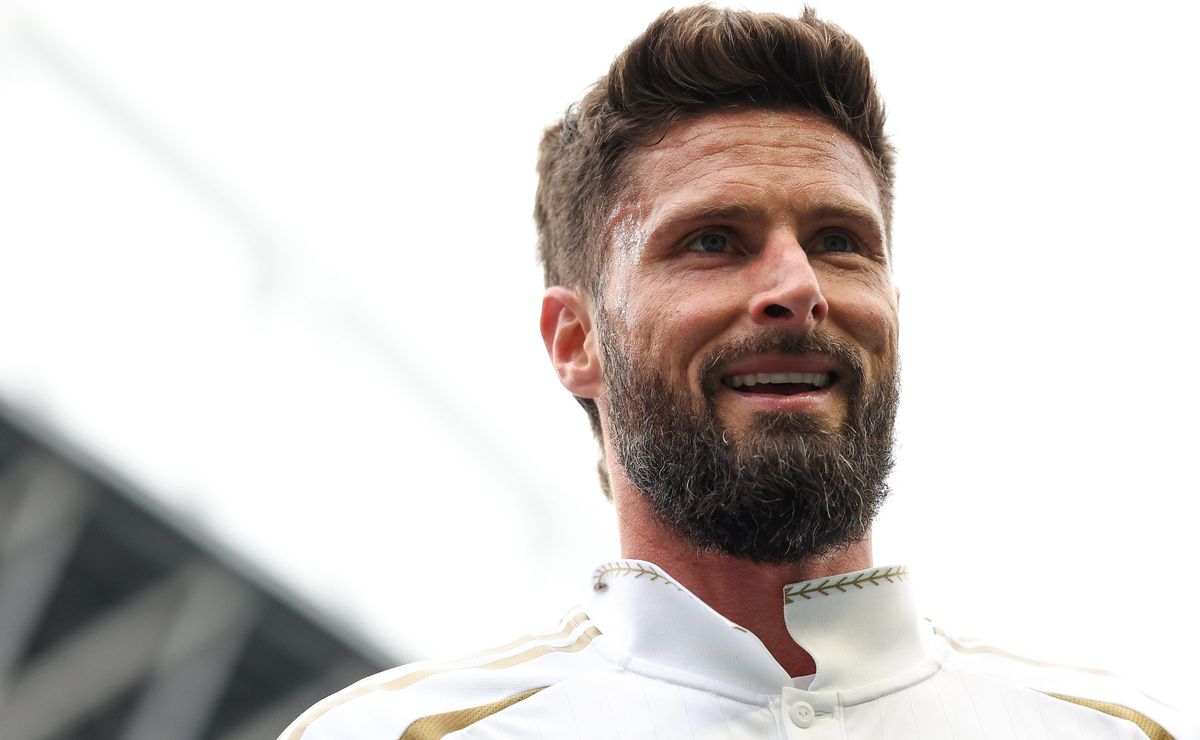Giroud, dos LAFC, é colocado na mesa do São Paulo para ser contratado; salário é R$ 1,7 milhão