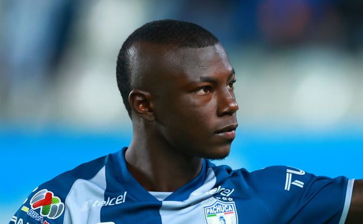 Na mira do Internacional, Hinestroza quebra o silêncio sobre possível saída do Atlético Nacional