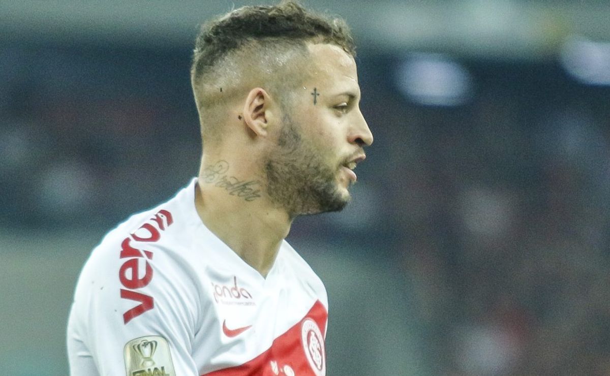 Fluminense aceita pagar R$ 600 mil a Nico López e atacante fica mais próximo do clube carioca