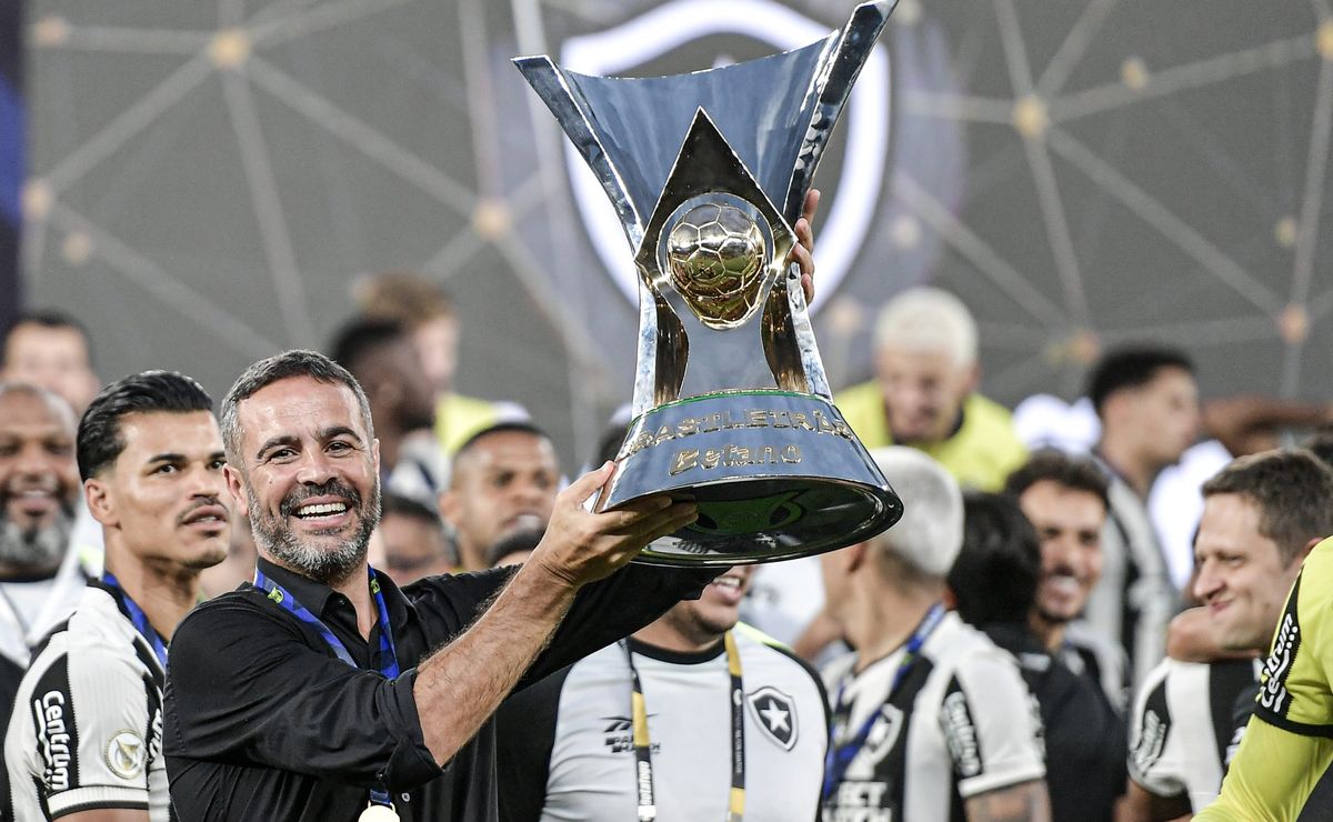 “Senti de uma forma especial”; Artur Jorge, ex-Botafogo, confirma que vai voltar ao Rio de Janeiro