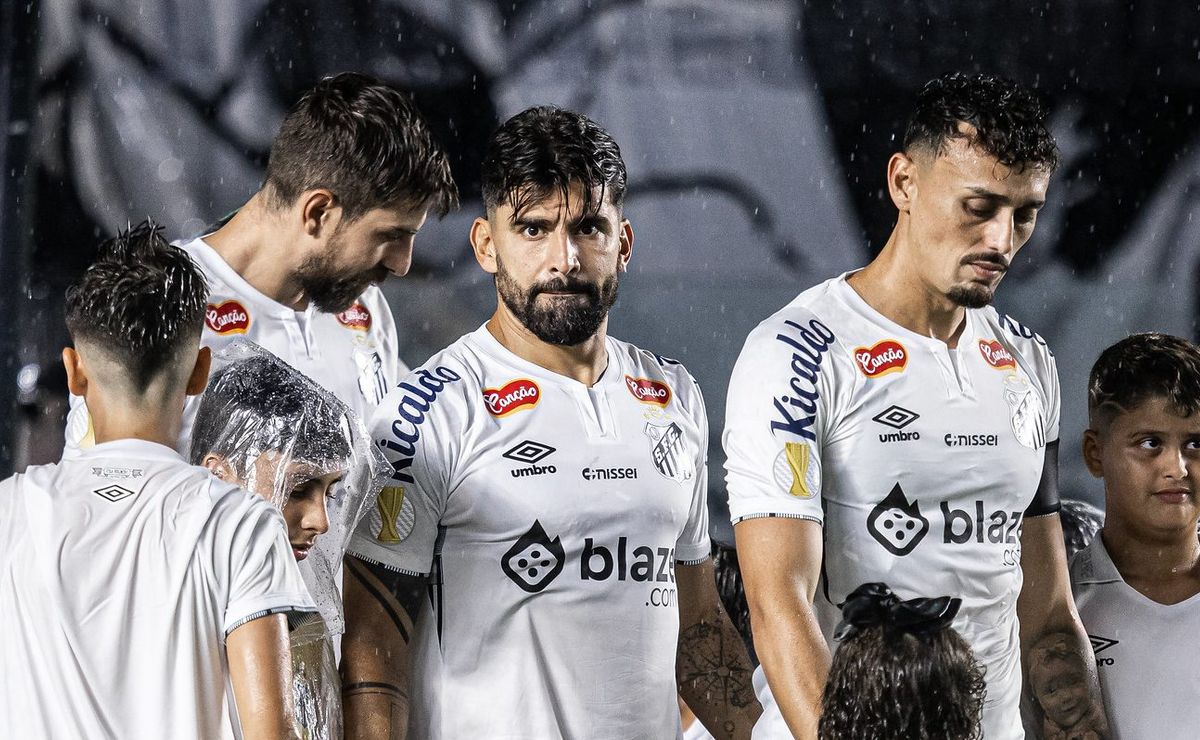 19 jogadores podem se transferir para rivais do Santos no Brasil; veja lista