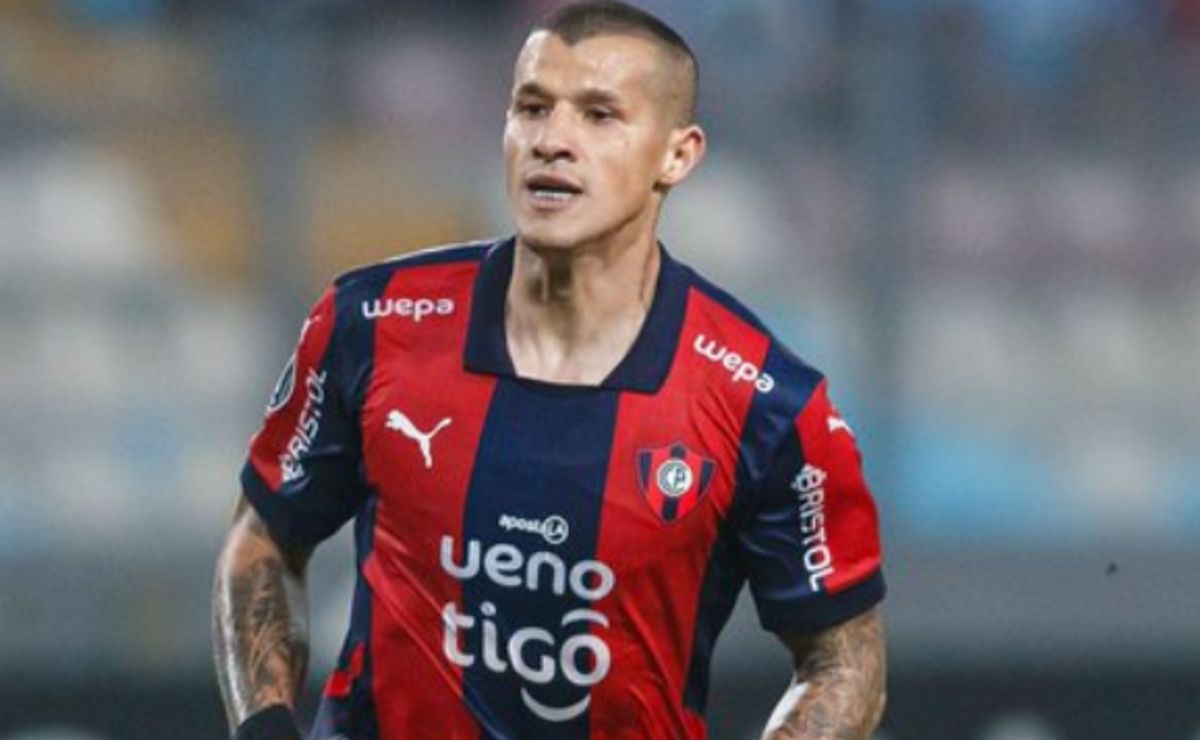 Internacional vê Cerro Porteño tentar reaproximar com Alan Benítez após pré-contrato ser assinado