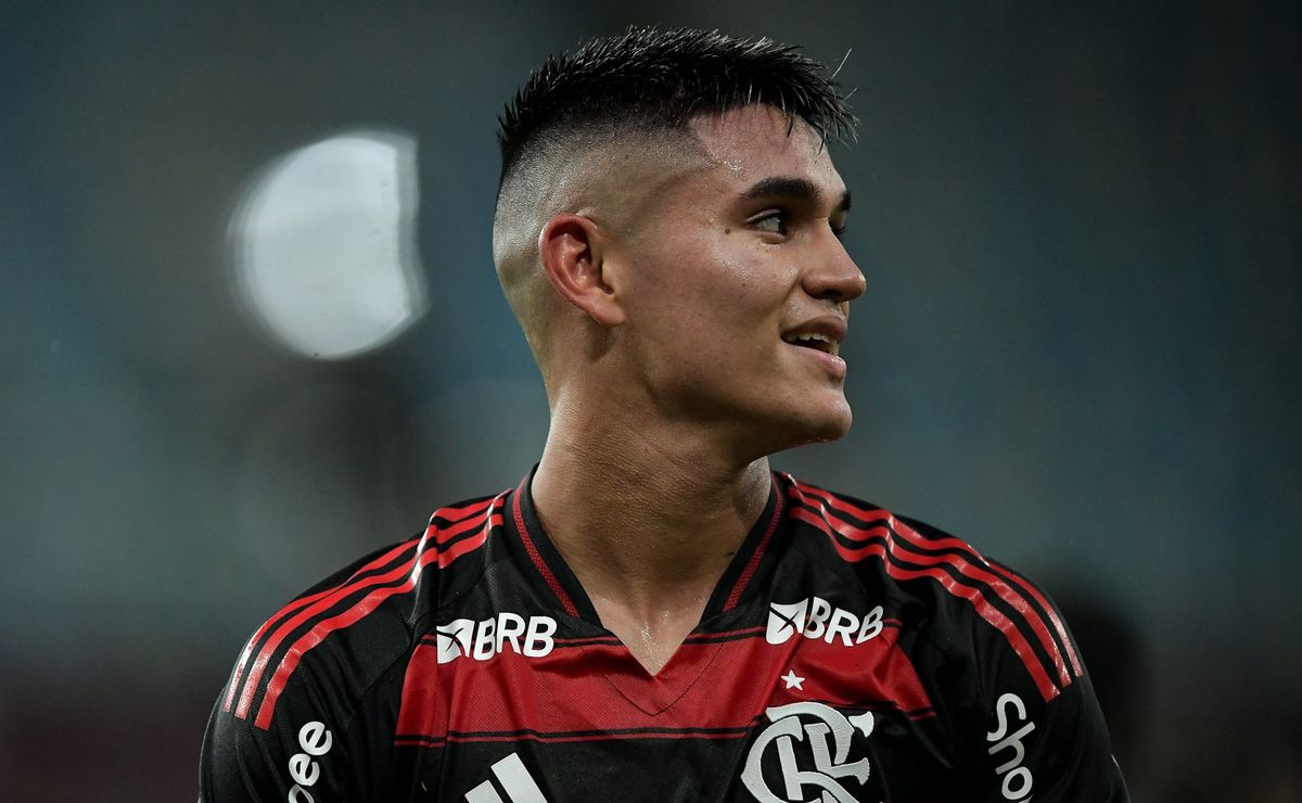 Flamengo sofre prejuízo de R$ 14 milhões com venda de Alcaraz ao Everton