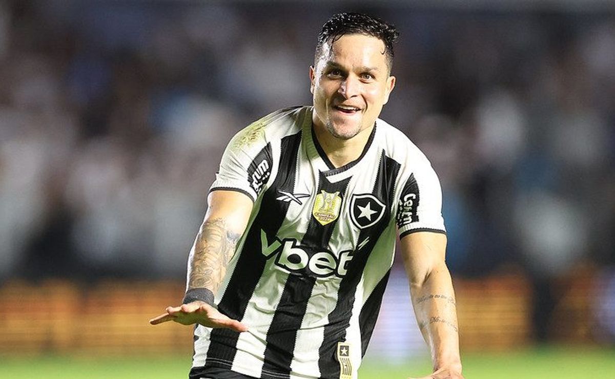 Artur comemora primeira vitória fora de casa do Botafogo no Brasileirão: “A gente estava persistindo”