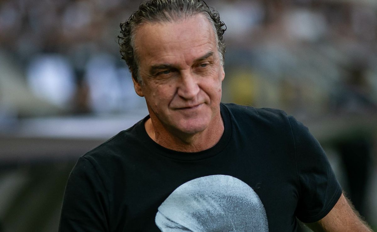 Cuca recebe críticas do torcedor após escalação controvérsia no jogo de hoje